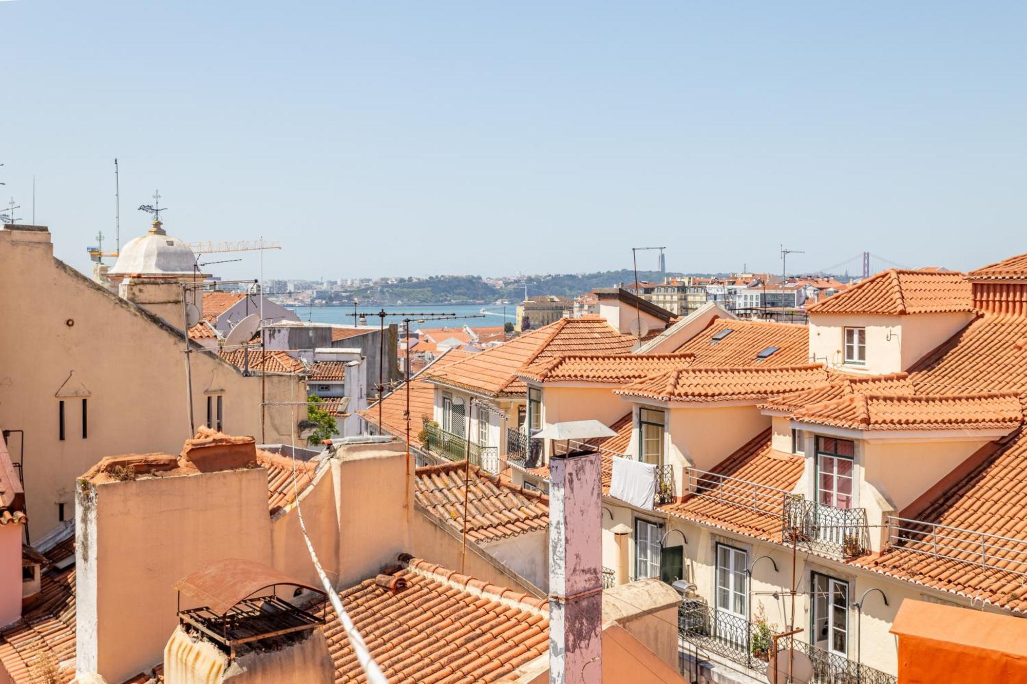 Gralhas Suites Lisbon Exterior photo