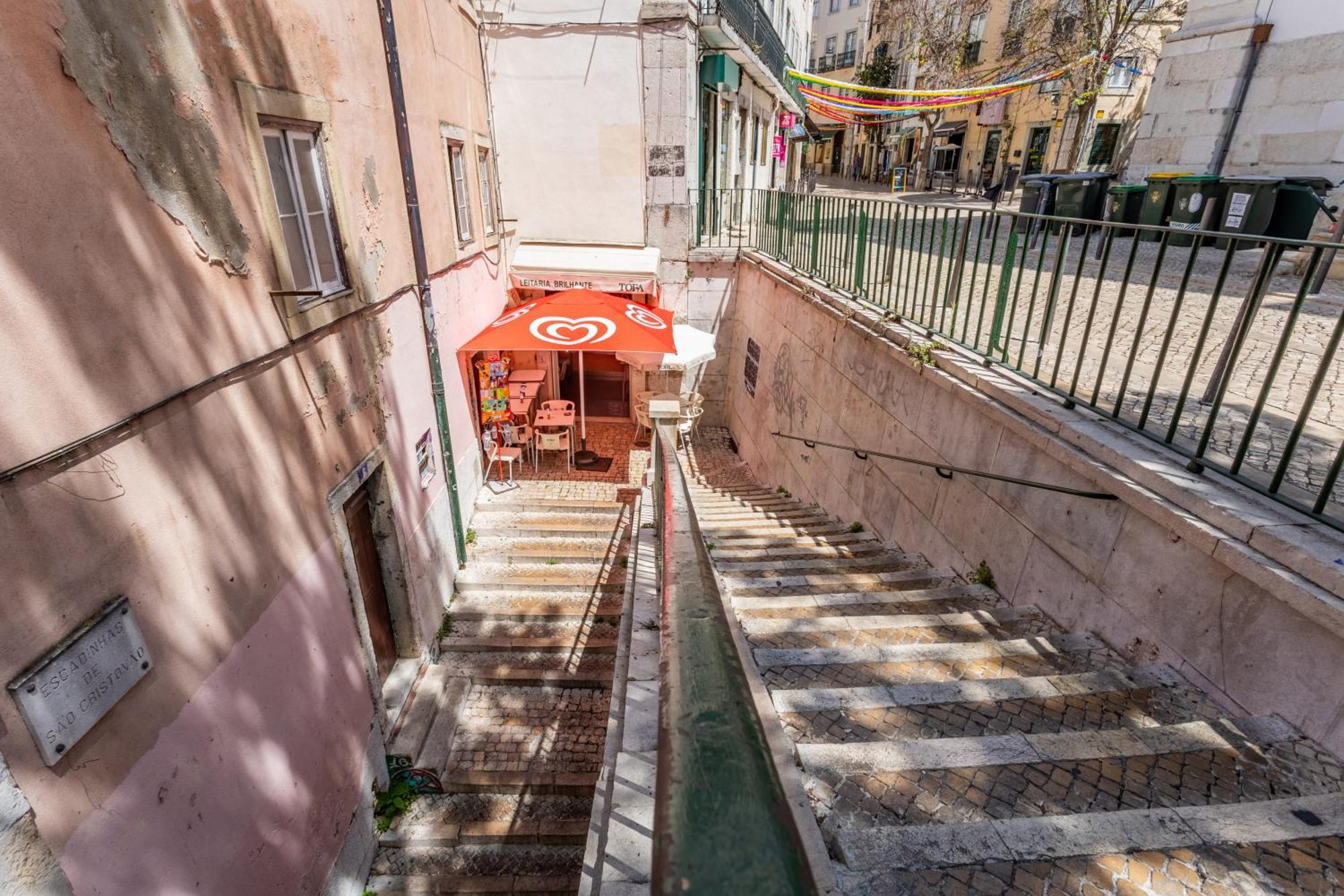 Gralhas Suites Lisbon Exterior photo