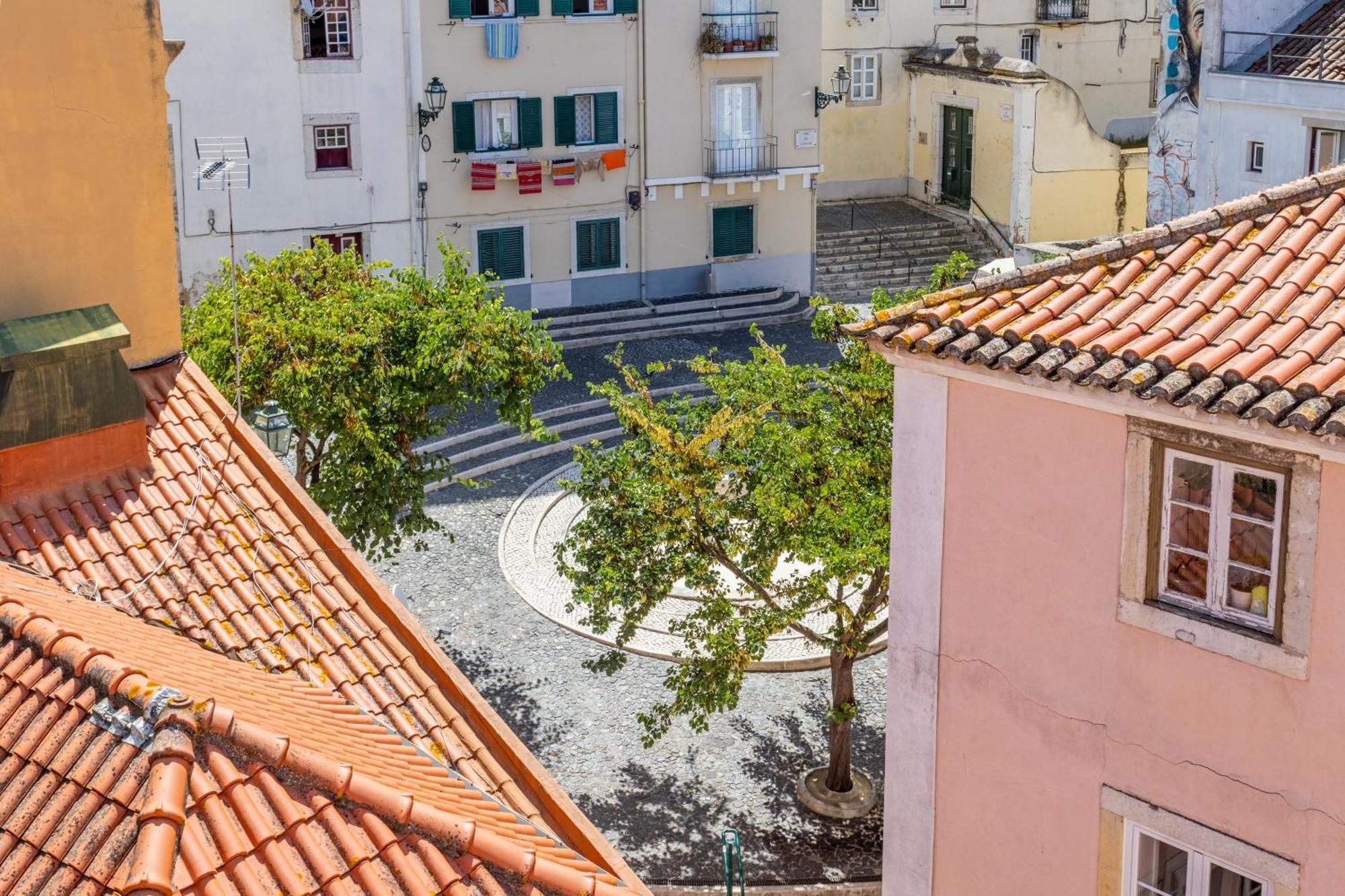 Gralhas Suites Lisbon Exterior photo